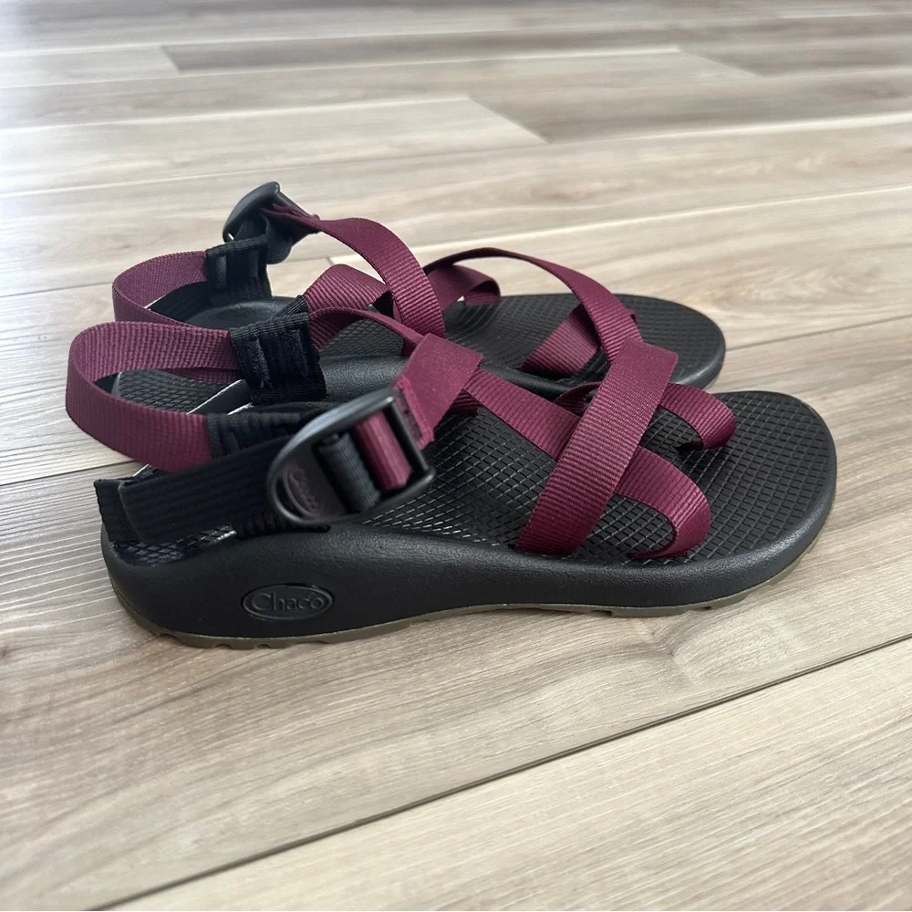 Chaco Z/2 Classic Sandals Maroon Toe Loop Sport Walking Outdoor Women’s Size 8 - Picture 2 of 10
